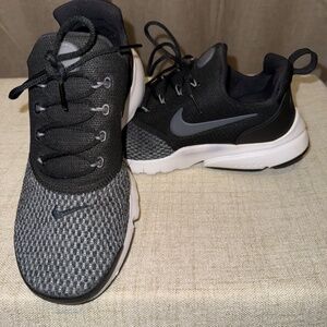 Nike | Youth Presto Fly | Size 7Y